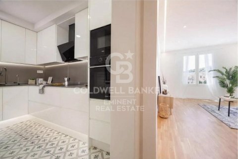 Apartamento de 3 dormitorios en venta en Barcelona, Cataluña, Spain № 7943 - foto 19