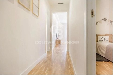 Apartamento de 3 dormitorios en venta en Barcelona, Cataluña, Spain № 7943 - foto 8