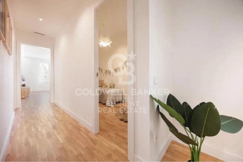 Apartamento de 3 dormitorios en venta en Barcelona, Cataluña, Spain № 7943 - foto 5