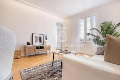 Apartamento de 3 dormitorios en venta en Barcelona, Cataluña, Spain № 7943 - foto 21