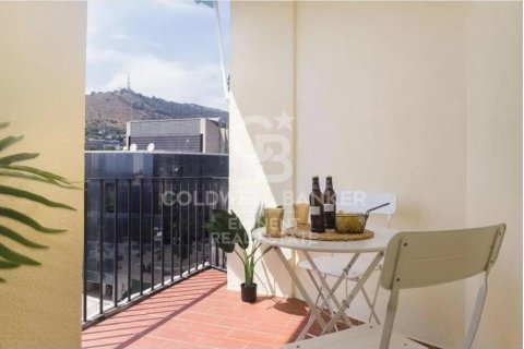 Apartamento de 3 dormitorios en venta en Barcelona, Cataluña, Spain № 7943