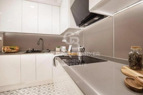 Apartamento de 3 dormitorios en venta en Barcelona, Cataluña, Spain № 7943 - foto 17