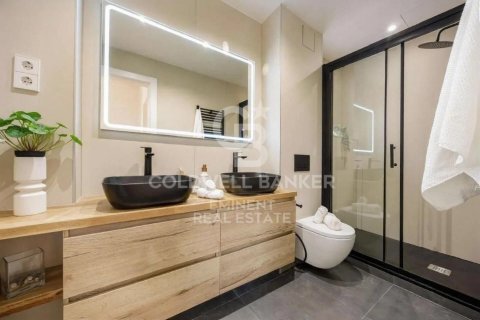 Apartamento de 3 dormitorios en venta en Barcelona, Cataluña, Spain № 7943 - foto 13