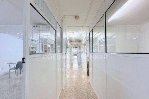 Propiedad comercial de 767 m² en venta en Barcelona, Cataluña, Spain № 7947 - foto 2