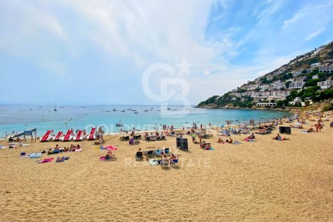 Apartamento de 2 dormitorios en venta en Roses, Gerona, Cataluña, Spain № 7768 - foto 4