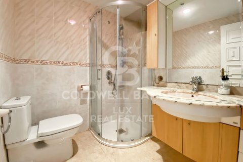 Apartamento de 2 dormitorios en venta en Roses, Gerona, Cataluña, Spain № 7768 - foto 15