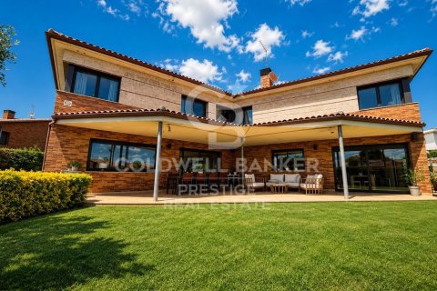 Villa de 4 dormitorios en venta en La Garriga, Barcelona, Cataluña, Spain № 7772