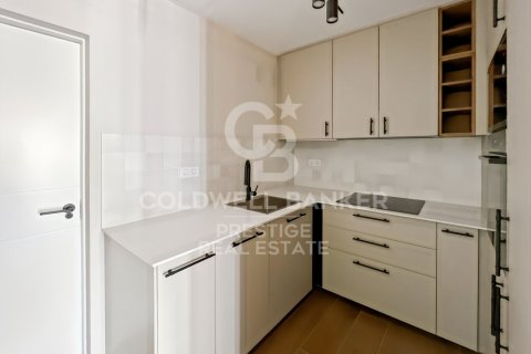 Ático de 2 dormitorios en venta en Barcelona, Cataluña, Spain № 7771 - foto 15