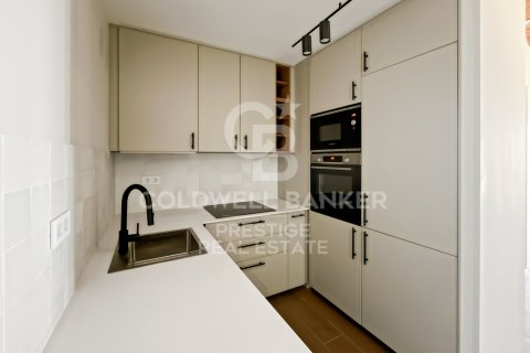 Ático de 2 dormitorios en venta en Barcelona, Cataluña, Spain № 7771 - foto 14