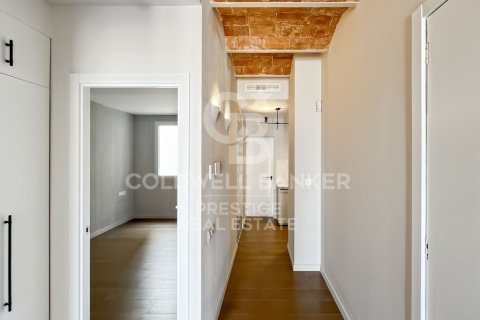 Ático de 2 dormitorios en venta en Barcelona, Cataluña, Spain № 7771 - foto 13