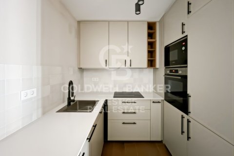 Ático de 2 dormitorios en venta en Barcelona, Cataluña, Spain № 7771 - foto 16