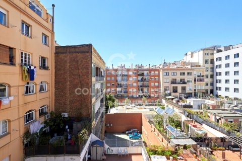 Apartamento de 2 dormitorios en venta en Barcelona, Cataluña, Spain № 7770 - foto 5