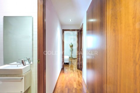 Apartamento de 2 dormitorios en venta en Barcelona, Cataluña, Spain № 7770 - foto 15