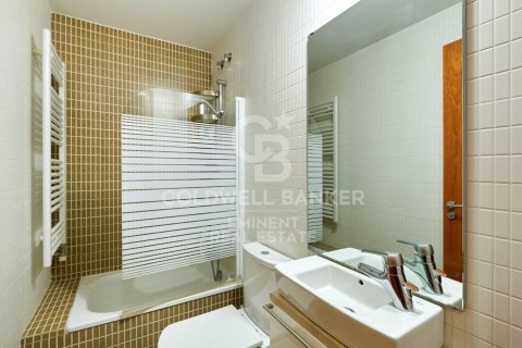Apartamento de 2 dormitorios en venta en Barcelona, Cataluña, Spain № 7770 - foto 13