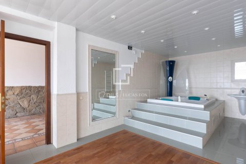 Villa de 5 dormitorios en venta en Premia De Dalt, Barcelona, Cataluña, Spain № 3924 - foto 26
