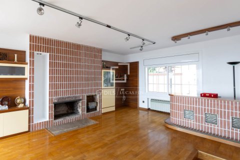 Villa de 5 dormitorios en venta en Premia De Dalt, Barcelona, Cataluña, Spain № 3924 - foto 6