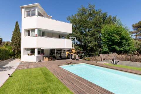 Villa de 6 dormitorios en venta en Sant Cugat del Vallès, Barcelona, Cataluña, Spain № 3923 - foto 2
