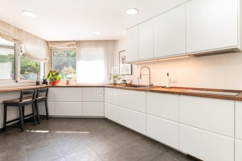 Villa de 6 dormitorios en venta en Sant Cugat del Vallès, Barcelona, Cataluña, Spain № 3923 - foto 13