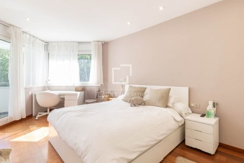 Villa de 6 dormitorios en venta en Sant Cugat del Vallès, Barcelona, Cataluña, Spain № 3923 - foto 21