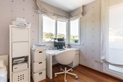 Villa de 6 dormitorios en venta en Sant Cugat del Vallès, Barcelona, Cataluña, Spain № 3923 - foto 17