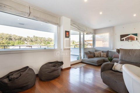 Villa de 6 dormitorios en venta en Sant Cugat del Vallès, Barcelona, Cataluña, Spain № 3923 - foto 8