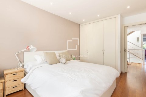 Villa de 6 dormitorios en venta en Sant Cugat del Vallès, Barcelona, Cataluña, Spain № 3923 - foto 20