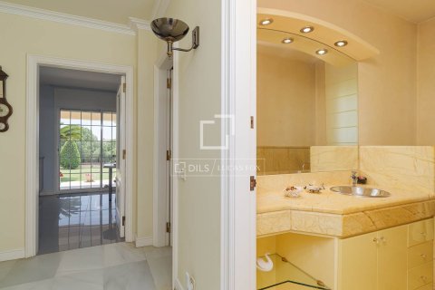7 chambres villa à vendre à Vilassar de Dalt, Barcelona, Catalonia, Spain № 3922 - photo 22