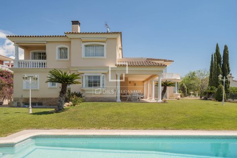 Villa de 7 dormitorios en venta en Vilassar de Dalt, Barcelona, Cataluña, Spain № 3922