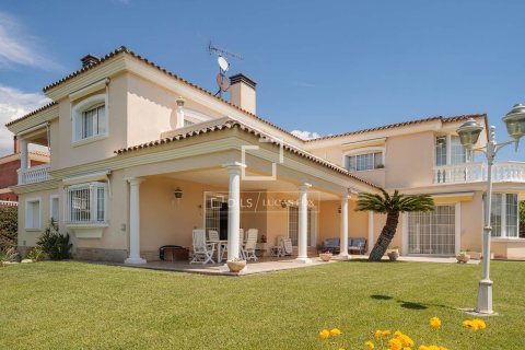 7 chambres villa à vendre à Vilassar de Dalt, Barcelona, Catalonia, Spain № 3922 - photo 2