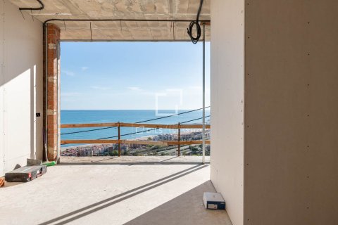 Villa de 4 dormitorios en venta en Castelldefels, Barcelona, Cataluña, Spain № 3925 - foto 2
