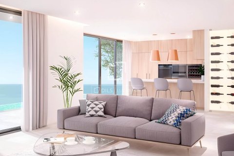 Villa de 4 dormitorios en venta en Castelldefels, Barcelona, Cataluña, Spain № 3925 - foto 20