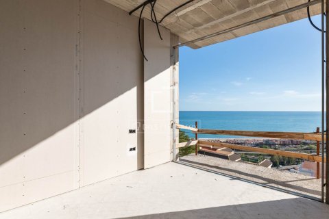 Villa de 4 dormitorios en venta en Castelldefels, Barcelona, Cataluña, Spain № 3925 - foto 7