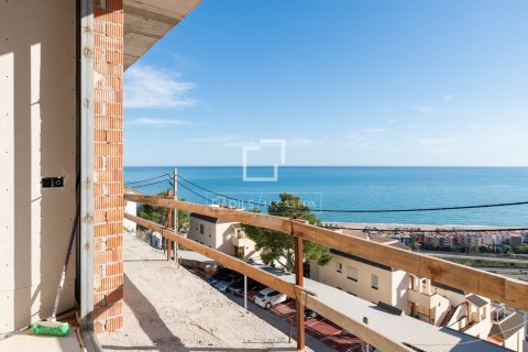 Villa de 4 dormitorios en venta en Castelldefels, Barcelona, Cataluña, Spain № 3925 - foto 4