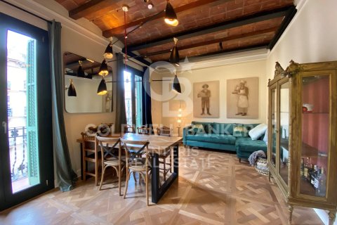 Apartamento de 2 dormitorios en venta en Barcelona, Cataluña, Spain № 5327 - foto 2