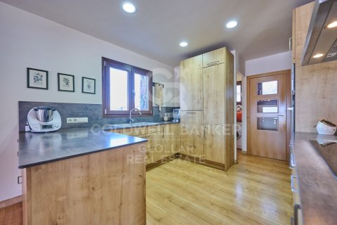 Сasa de 4 dormitorios en venta en Girona, Gerona, Cataluña, Spain № 5324 - foto 12