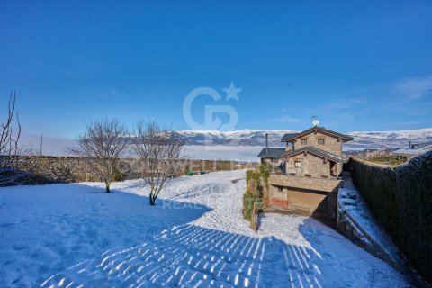 Сasa de 4 dormitorios en venta en Girona, Gerona, Cataluña, Spain № 5324 - foto 2