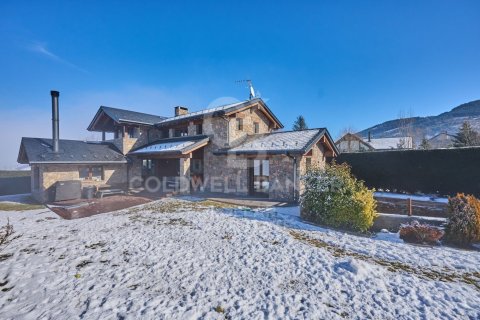 Сasa de 4 dormitorios en venta en Girona, Gerona, Cataluña, Spain № 5324 - foto 4
