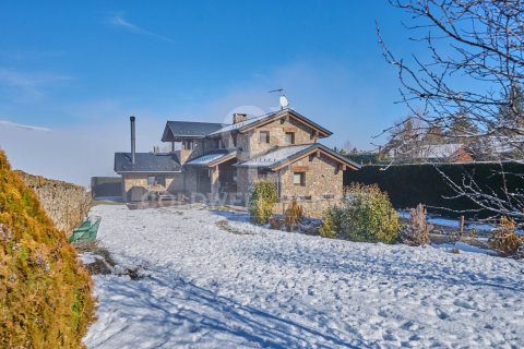 Сasa de 4 dormitorios en venta en Girona, Gerona, Cataluña, Spain № 5324 - foto 3