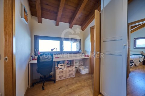 Сasa de 4 dormitorios en venta en Girona, Gerona, Cataluña, Spain № 5324 - foto 25