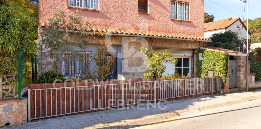 Propiedad comercial de 230 m² en venta en Sant Cugat del Vallès, Barcelona, Cataluña, Spain № 5323