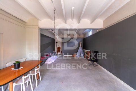 Propiedad comercial de 230 m² en venta en Sant Cugat del Vallès, Barcelona, Cataluña, Spain № 5323 - foto 3