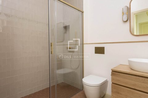 Apartamento de 3 dormitorios en venta en Barcelona, Cataluña, Spain № 3766 - foto 15