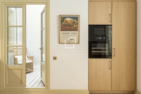 Apartamento de 3 dormitorios en venta en Barcelona, Cataluña, Spain № 3766 - foto 4