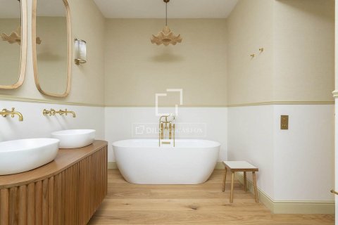 Apartamento de 3 dormitorios en venta en Barcelona, Cataluña, Spain № 3766 - foto 9