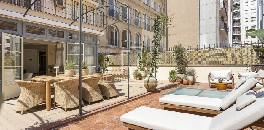 Apartamento de 3 dormitorios en venta en Barcelona, Cataluña, Spain № 3766