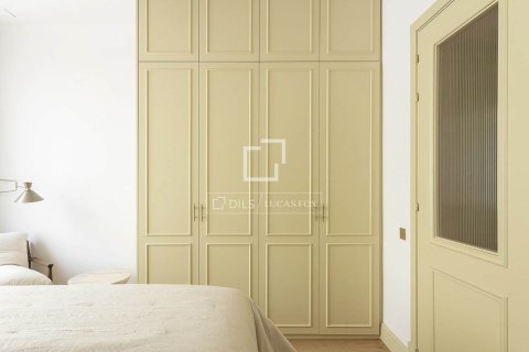 Apartamento de 3 dormitorios en venta en Barcelona, Cataluña, Spain № 3766 - foto 16
