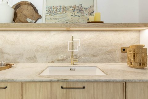 Apartamento de 3 dormitorios en venta en Barcelona, Cataluña, Spain № 3766 - foto 3