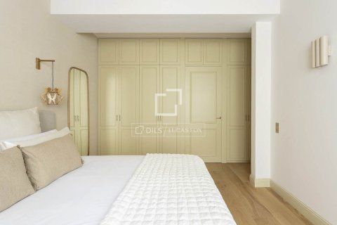 Apartamento de 3 dormitorios en venta en Barcelona, Cataluña, Spain № 3766 - foto 6