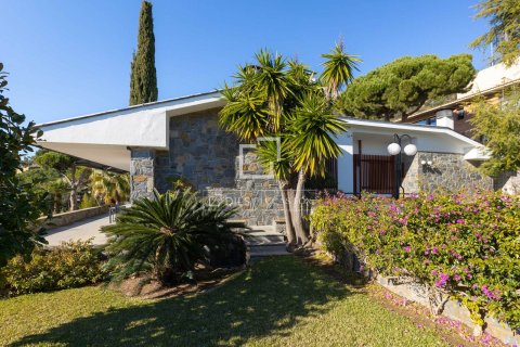 Villa de 5 dormitorios en venta en Tiana, Barcelona, Cataluña, Spain № 3764 - foto 28