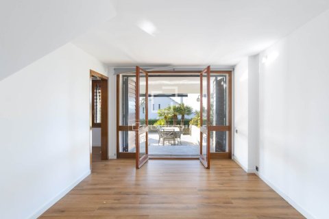 Villa de 5 dormitorios en venta en Tiana, Barcelona, Cataluña, Spain № 3764 - foto 8